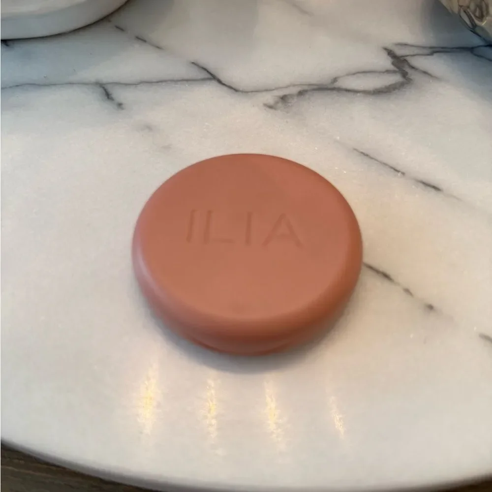 ILIA Soft Focus Blurring Blush - Talc-Free Powder Blush Color is Wonder